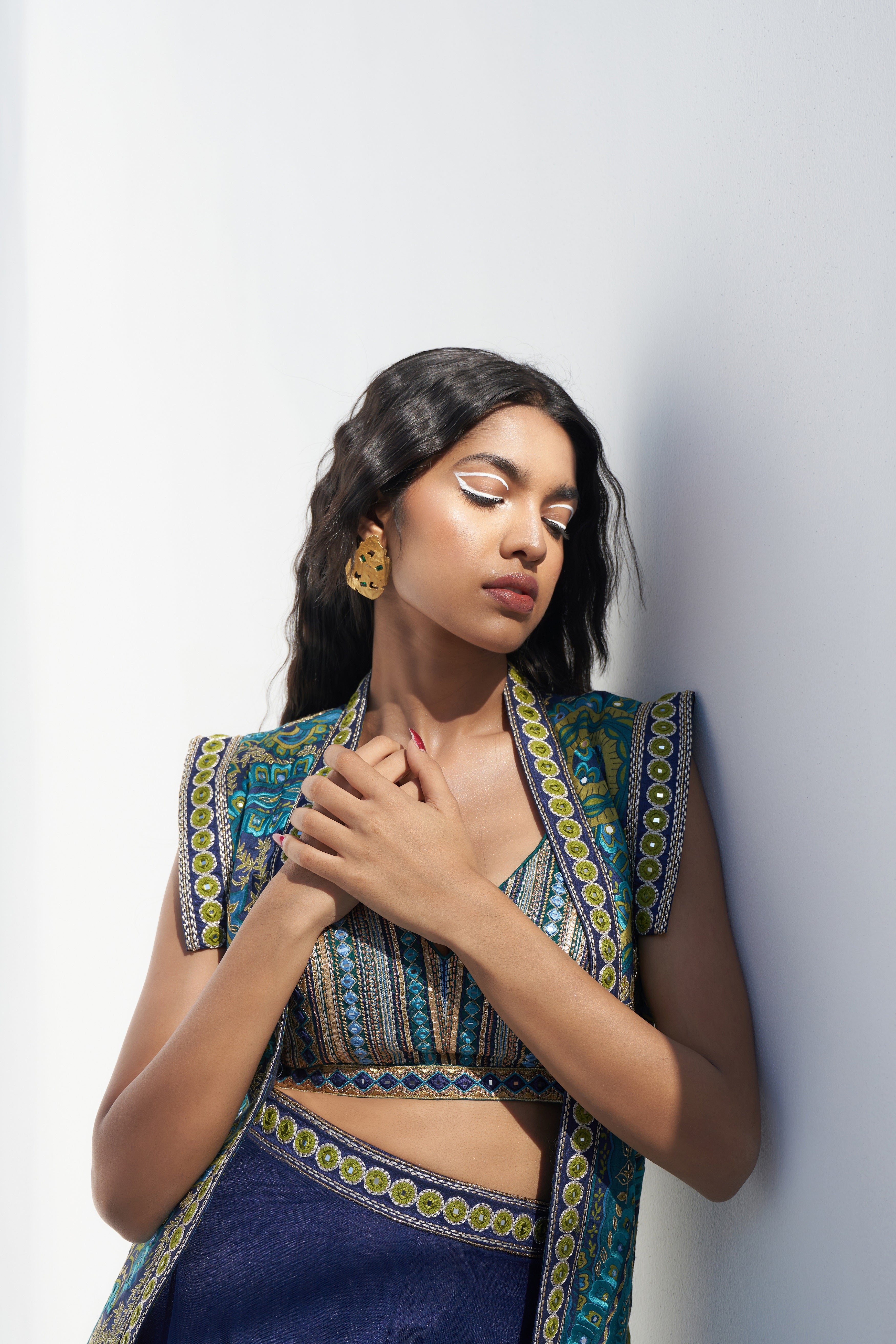 Blue-Green Printed Sleeveless Jacket Closeview