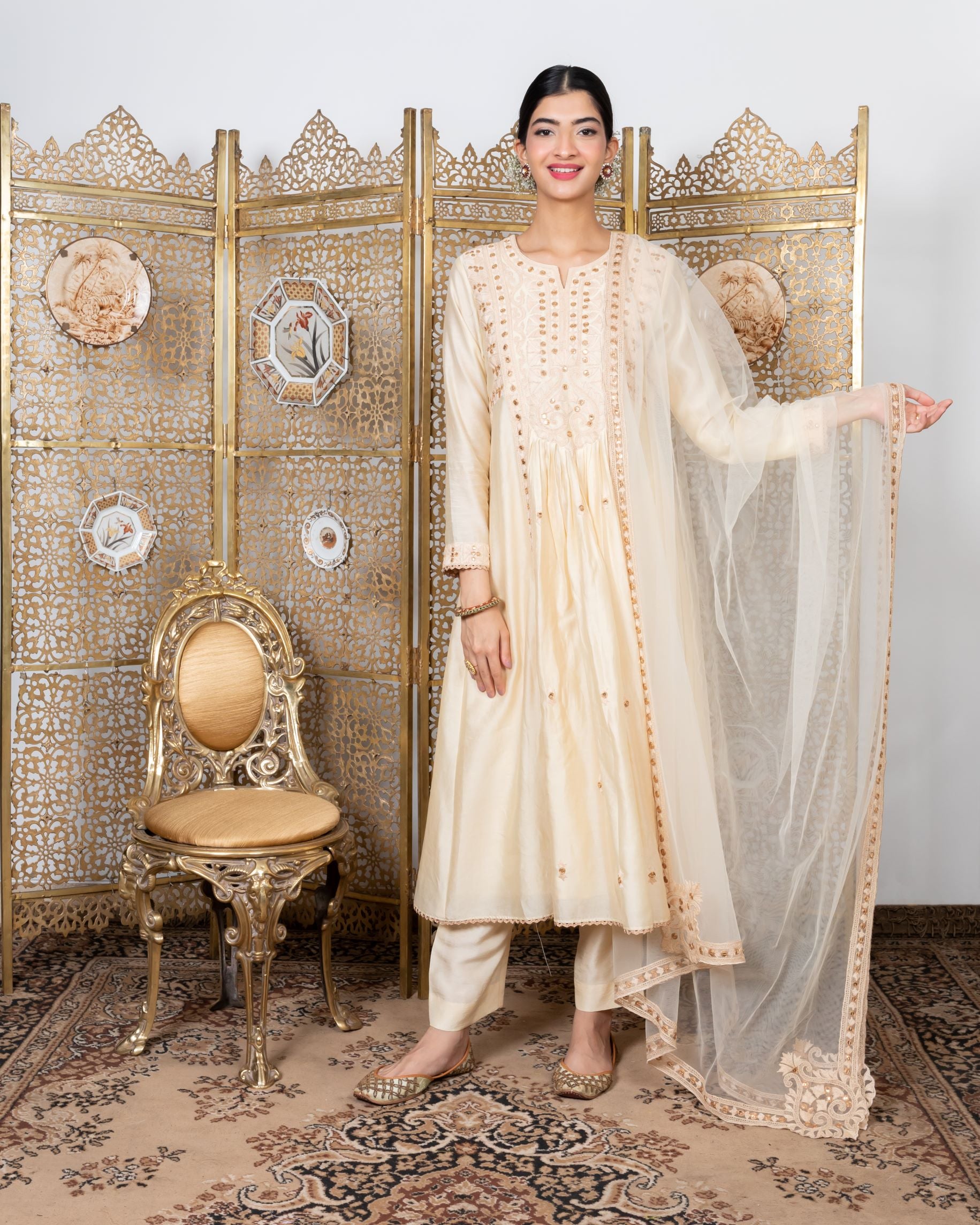 Beige Embroidered Kurta Se