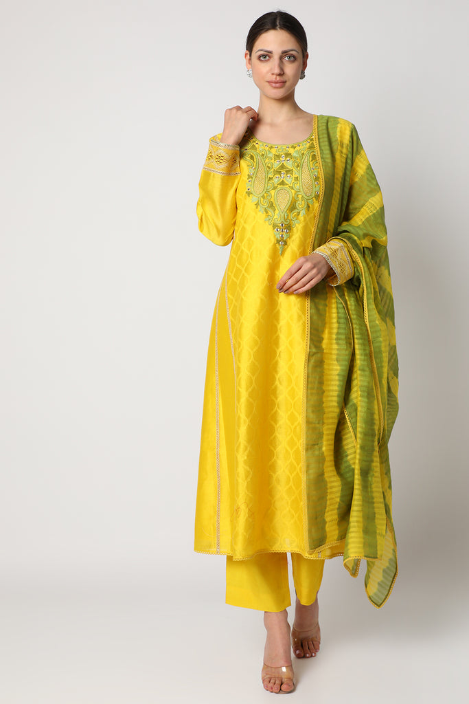 Women's Yellow Embroidered Kurta Set Frontview