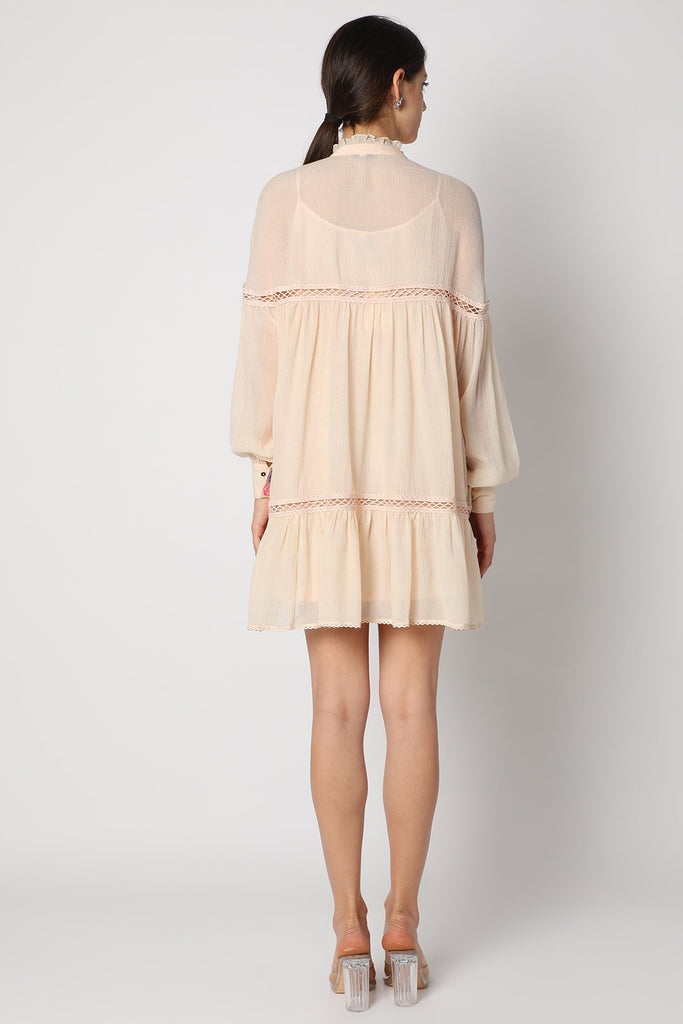 Pale pink Tunic dress in wrinkle cotton fabric with crochet flowers backside